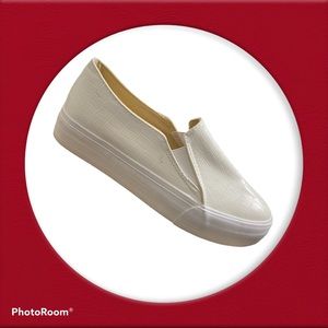 Restricted Vantage White Croc